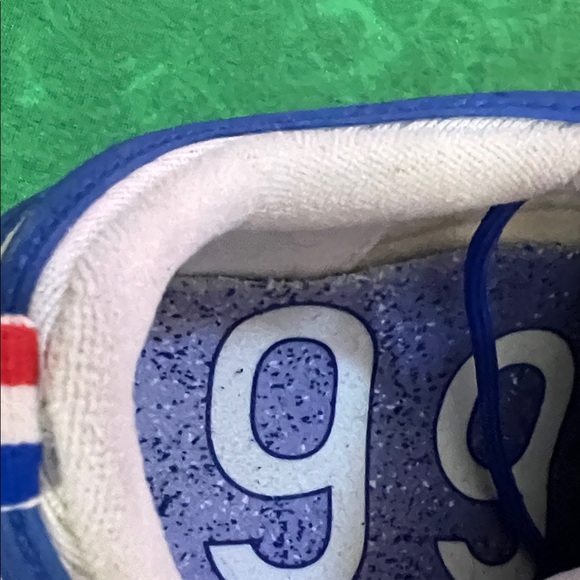 NIKE Men's White and Blue Athletic Sneakers $75 - Picture 6 of 9